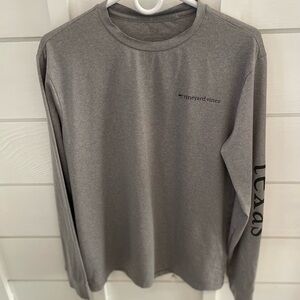 Hard to find 2018 Texas Vineyard Vines Men's Gray Long Sleeve Shirt Sz small